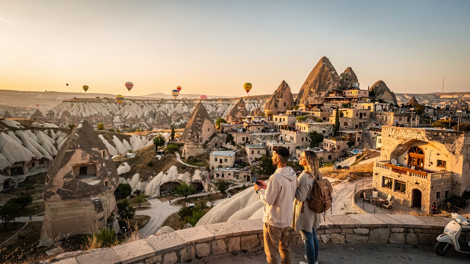 Vacanță în Cappadocia 2026: Ghidul Complet Dincolo de Zborul cu Balonul